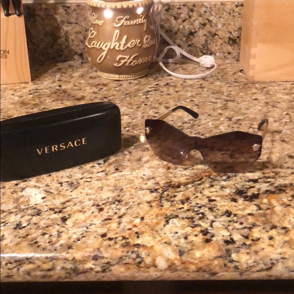 Versace (unisex) sunglasses. Great condition